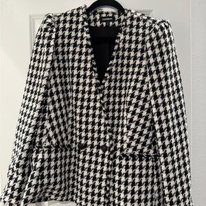Express Women's Houndstooth Blazer in Black and White